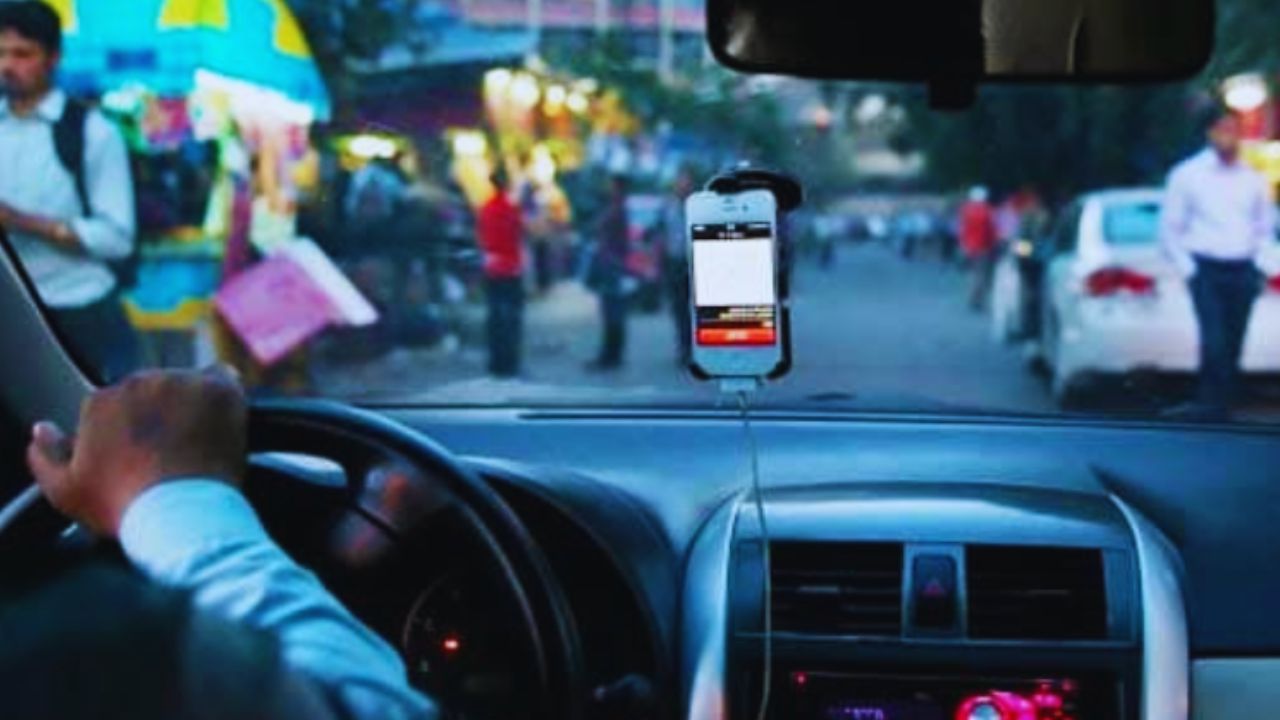 Mumbai Woman Shares Chilling Experiences with Delhi Cab Drivers