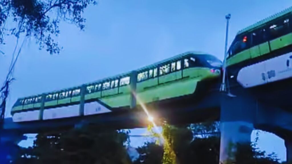 Mumbai Monorail Train Stranded Between Stations After Power Failure