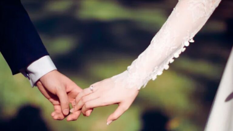 Boyfriend Proposes 43 Times