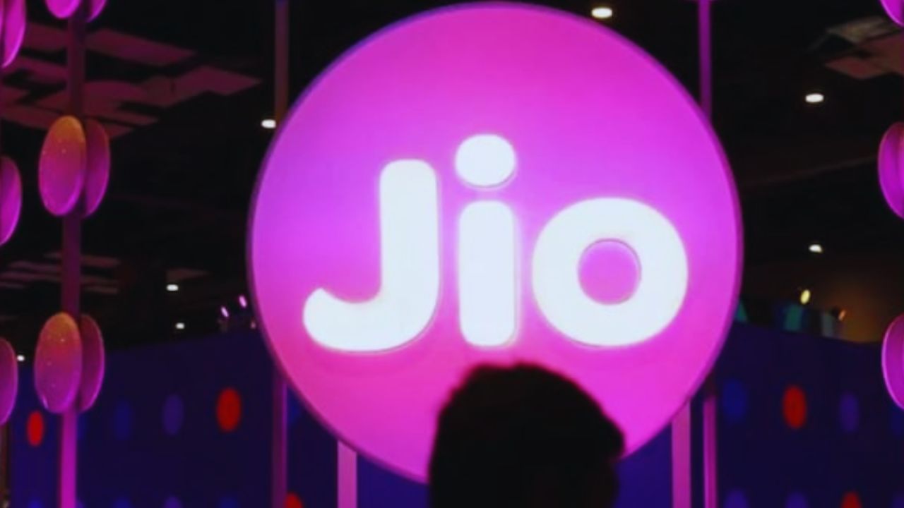 Mukesh Ambani Confirms Jio Listing in First Half of 2026