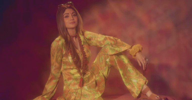 Shilpa Shetty Channels Zeenat Aman's Iconic Hare Rama Hare Krishna Look With Grace